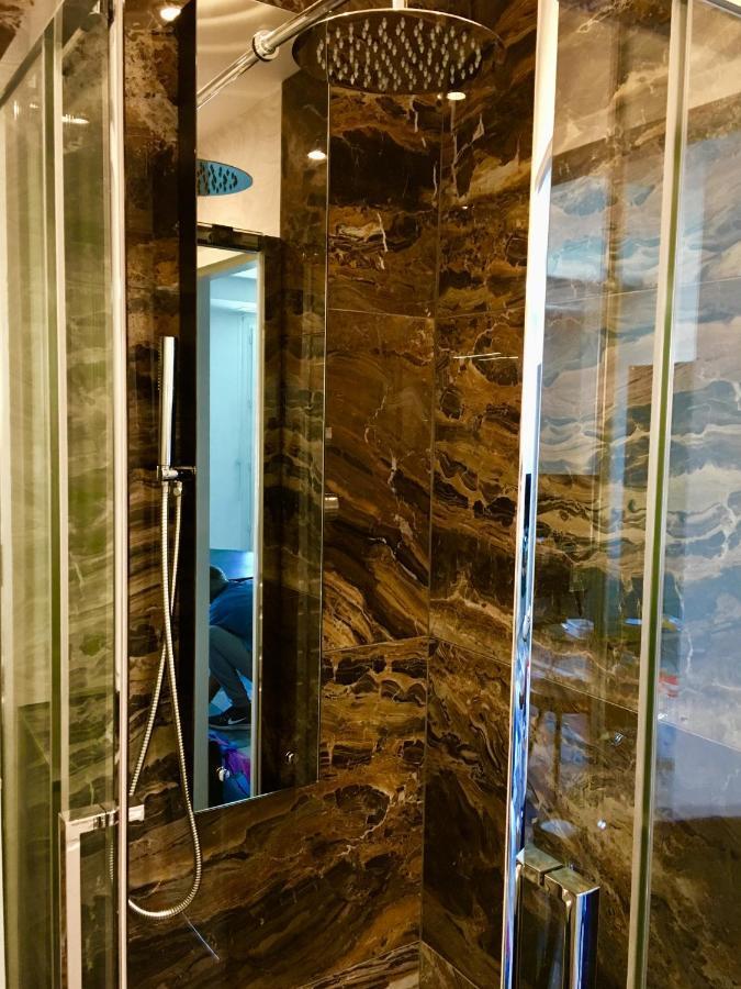 Squared Head-Apartment With Terrace In Nizza Esterno foto