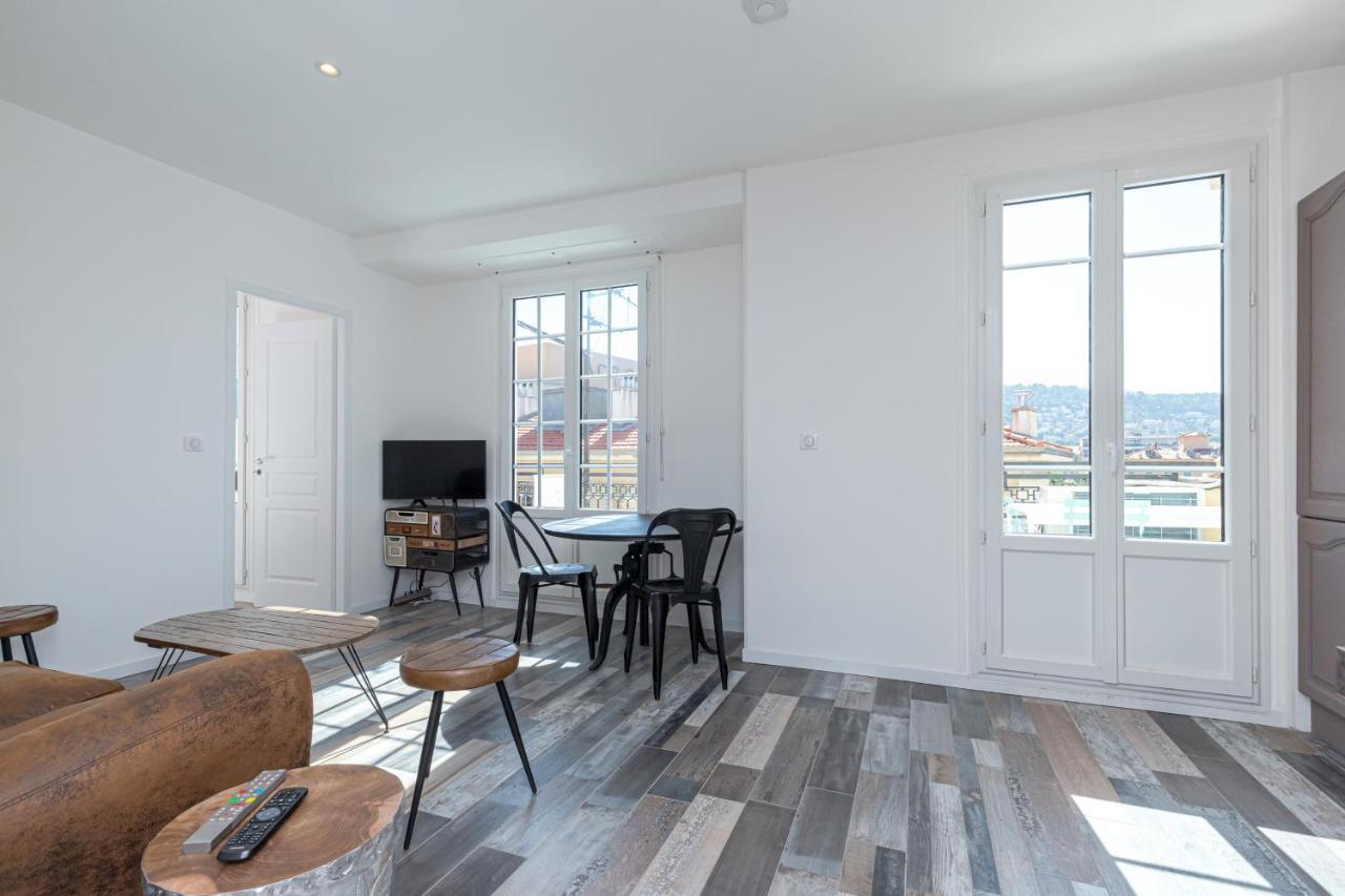 Squared Head-Apartment With Terrace In Nizza Esterno foto