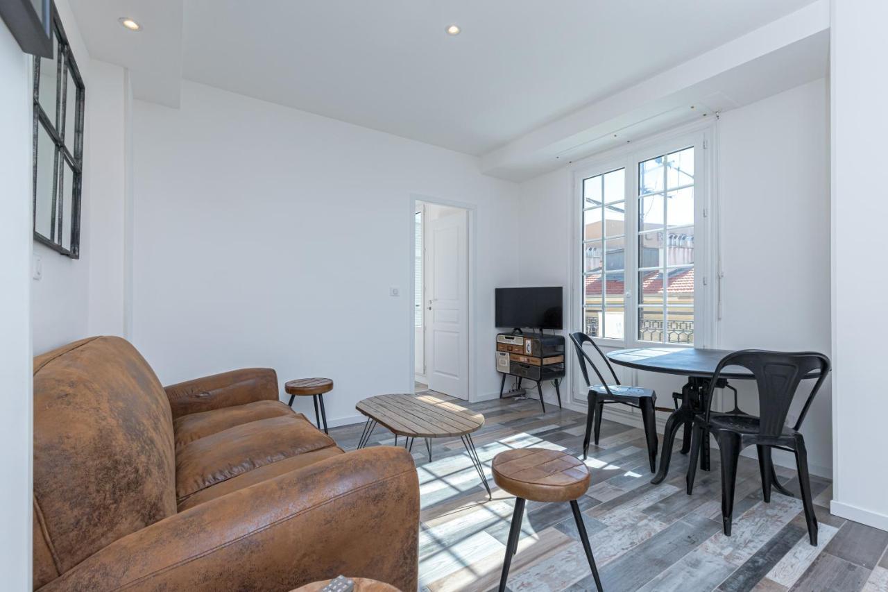 Squared Head-Apartment With Terrace In Nizza Esterno foto